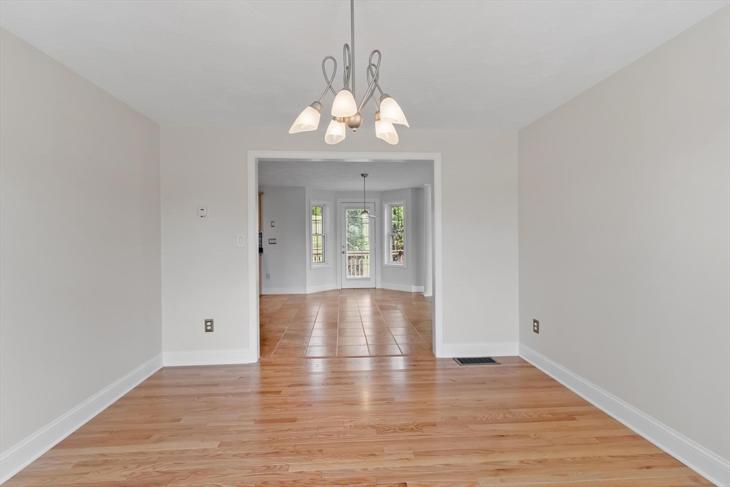 7 Cameron Way Property Photo 5