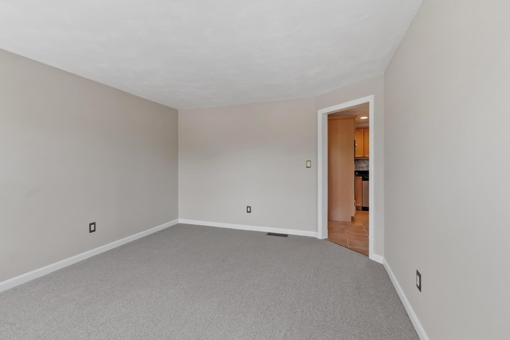 7 Cameron Way Property Photo 8