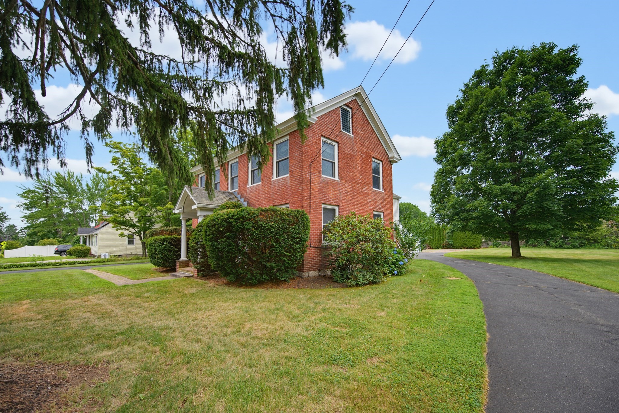 284 South St Property Photo 2
