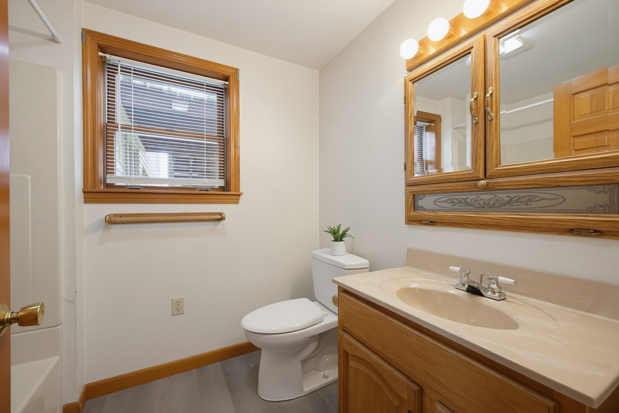 284 South St Property Photo 12