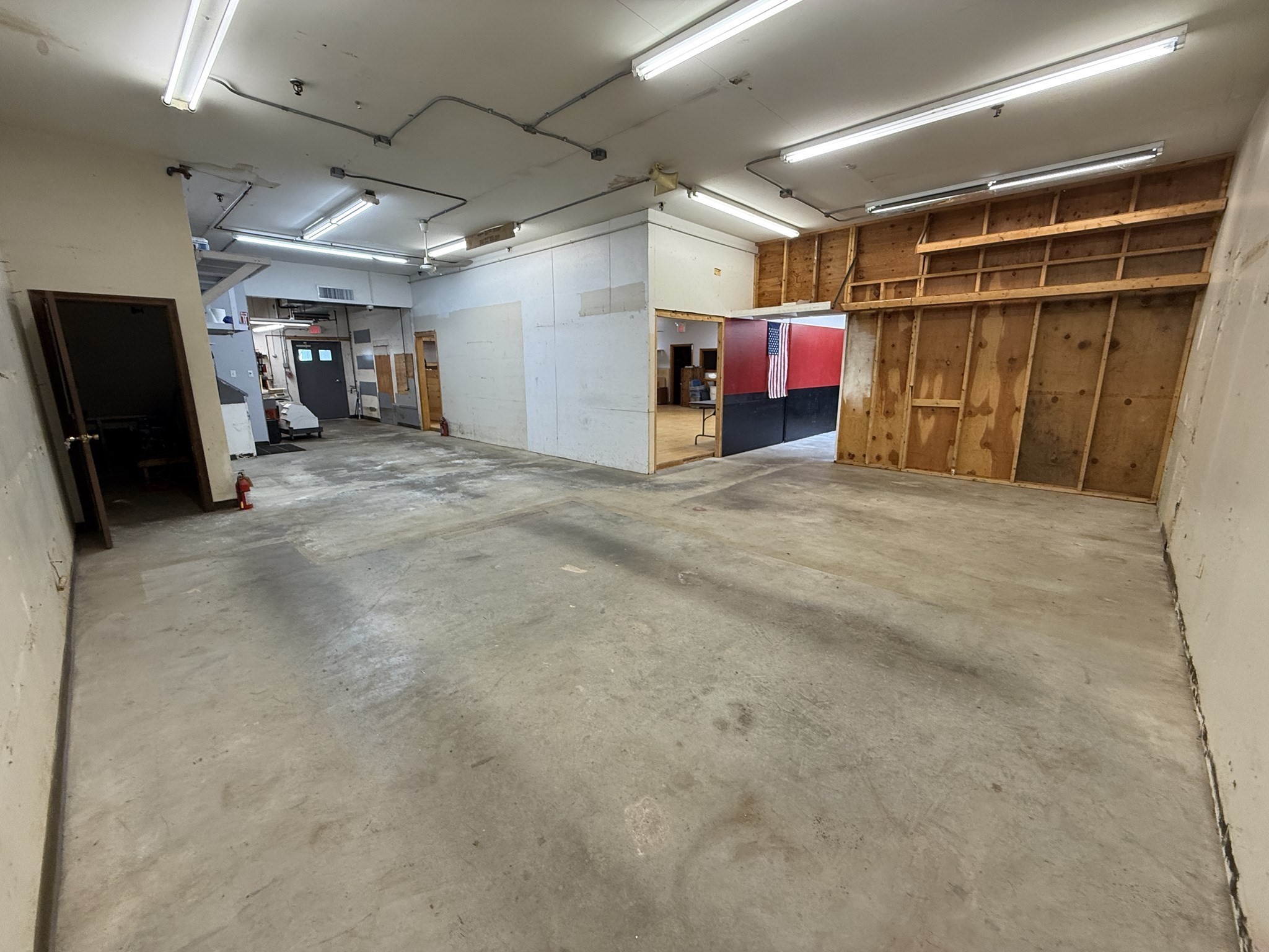 16 Railroad Ave Property Photo 12