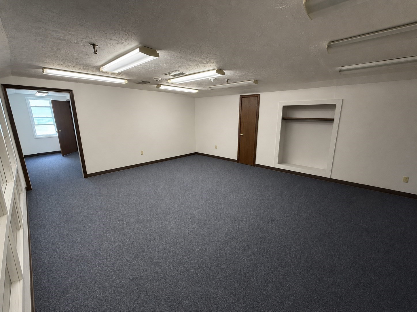 16 Railroad Ave Property Photo 15