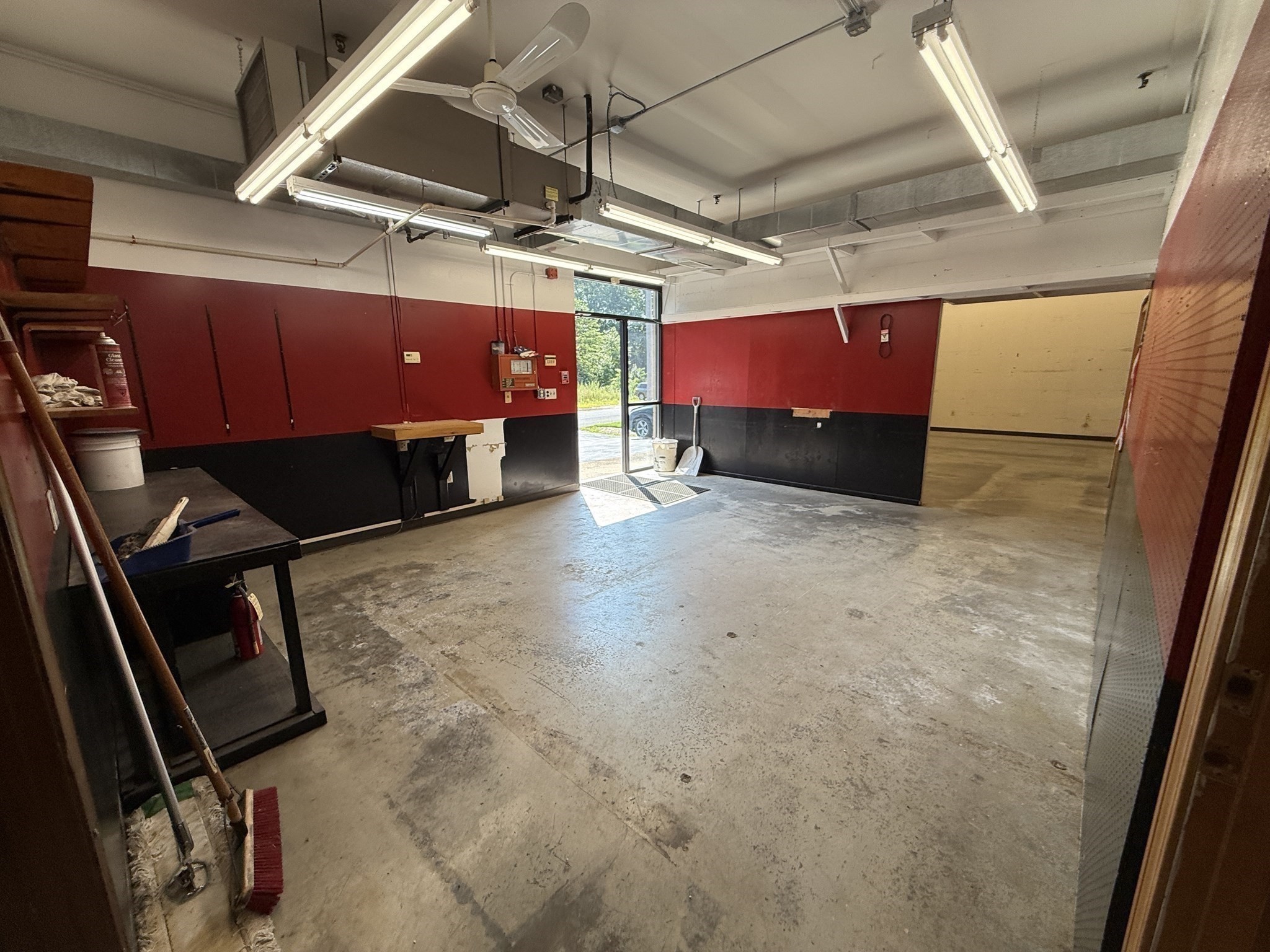 16 Railroad Ave Property Photo 26