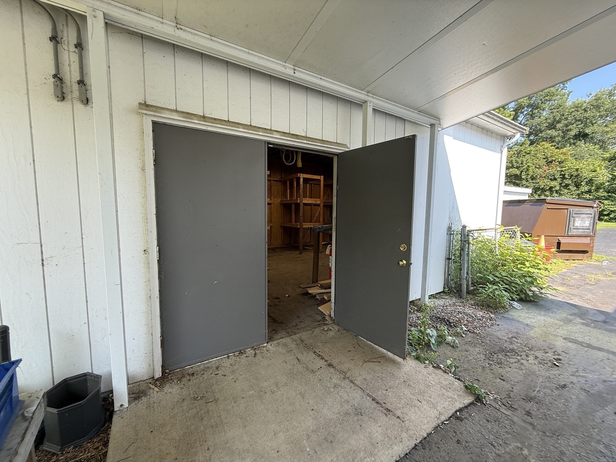 16 Railroad Ave Property Photo 27