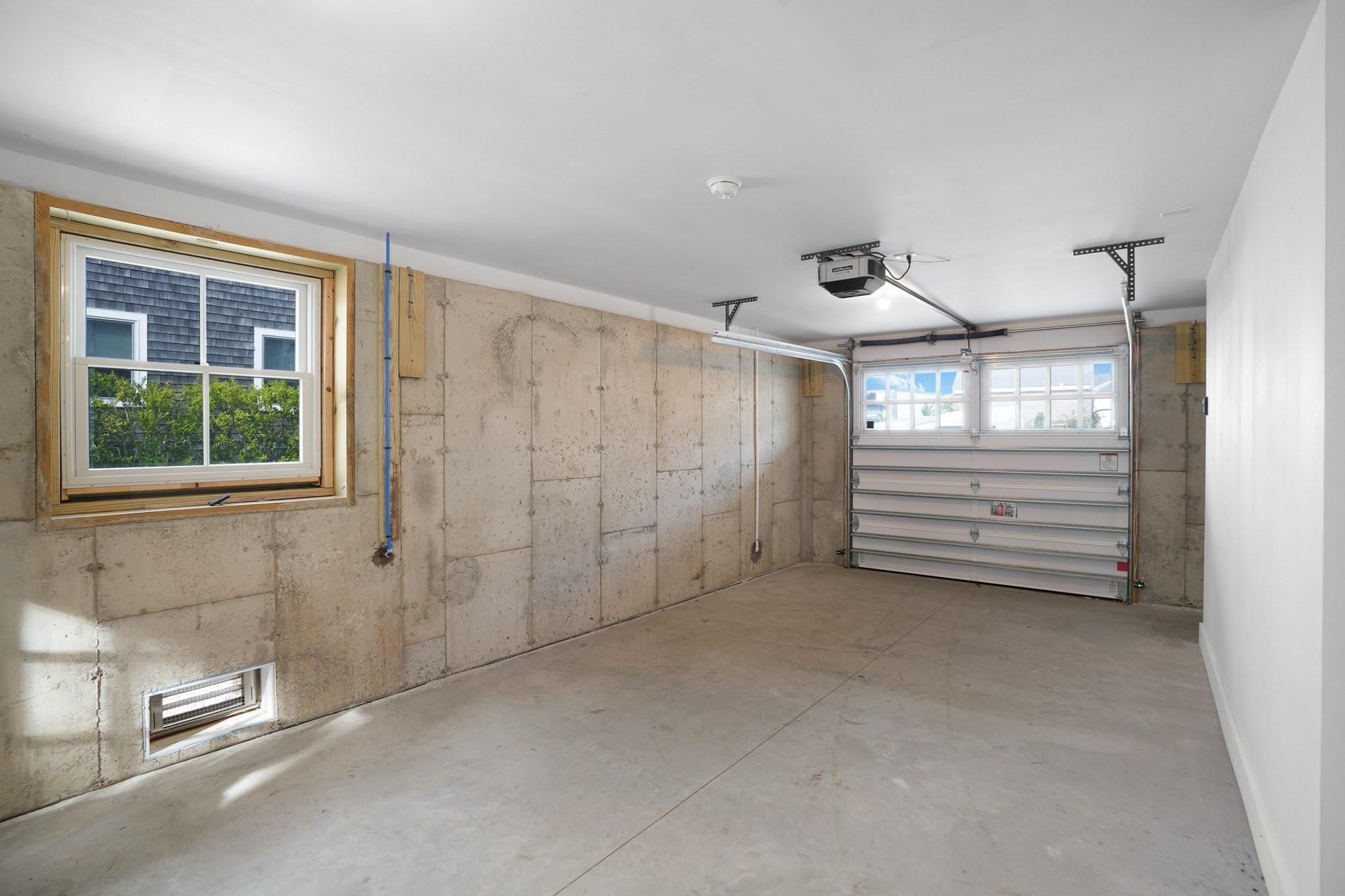 29 And 33 Lagoon Pond Road Property Photo 26
