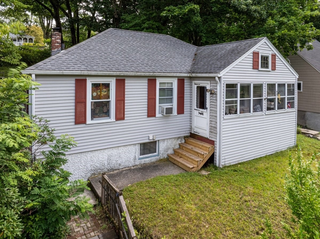 25 Marilyn Drive Property Photo 1