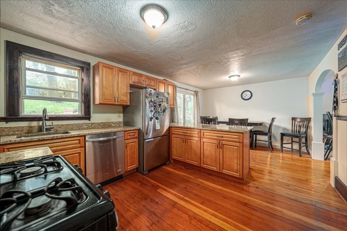 25 Marilyn Drive Property Photo 6