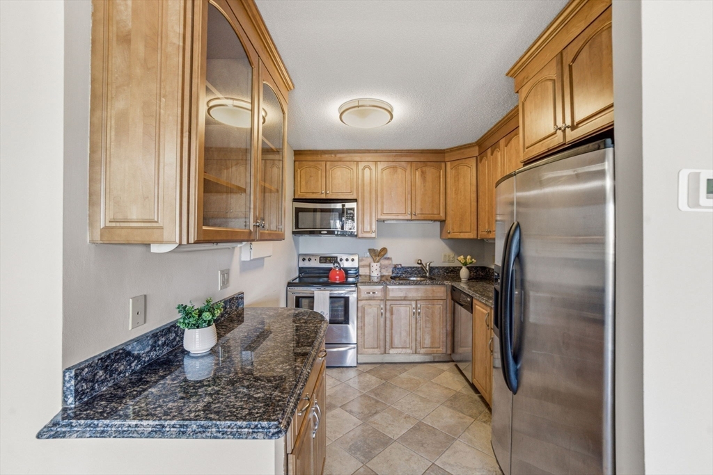 30 Stearns Road # 505 Property Photo 6