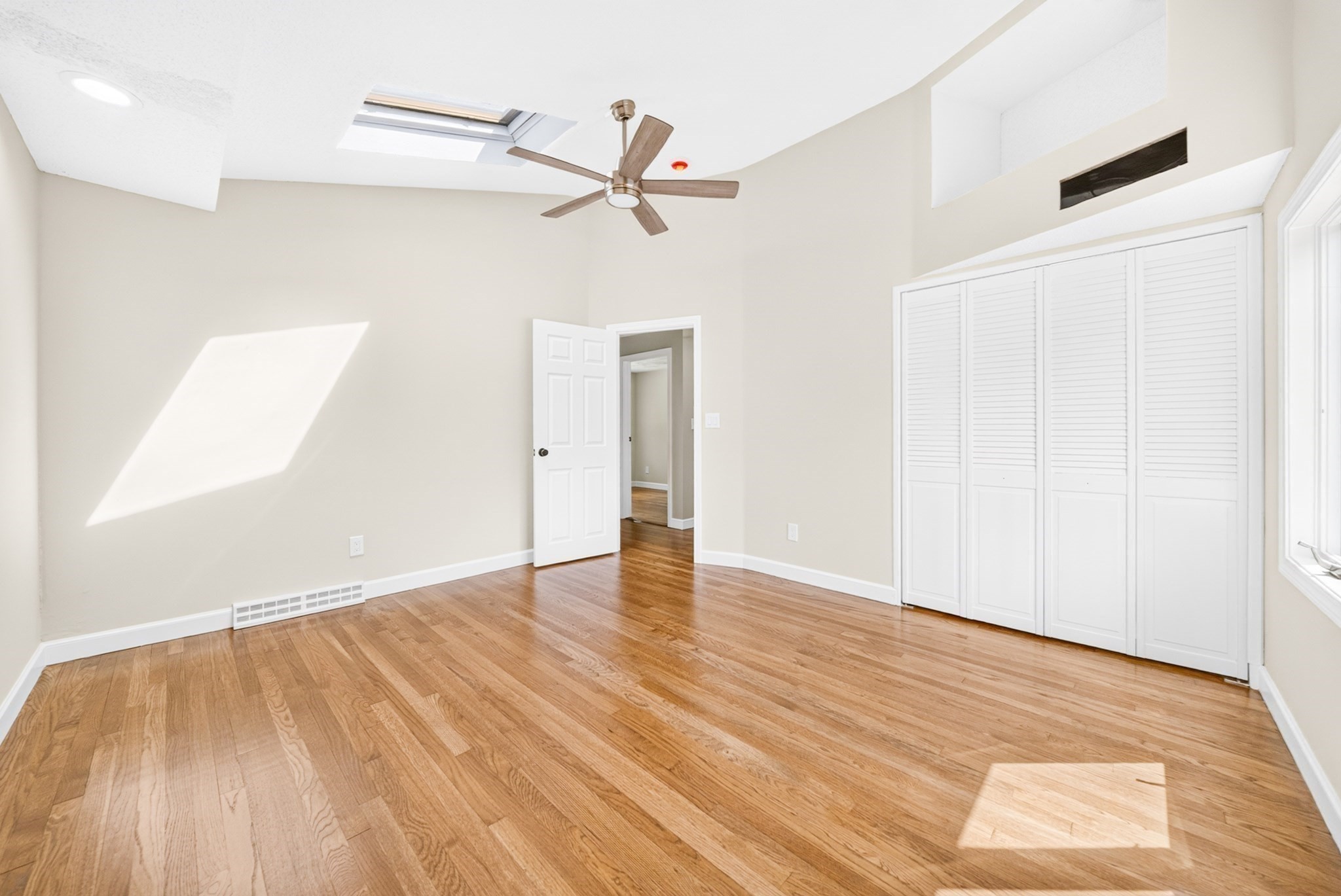 14 Clarence Street Property Photo 17