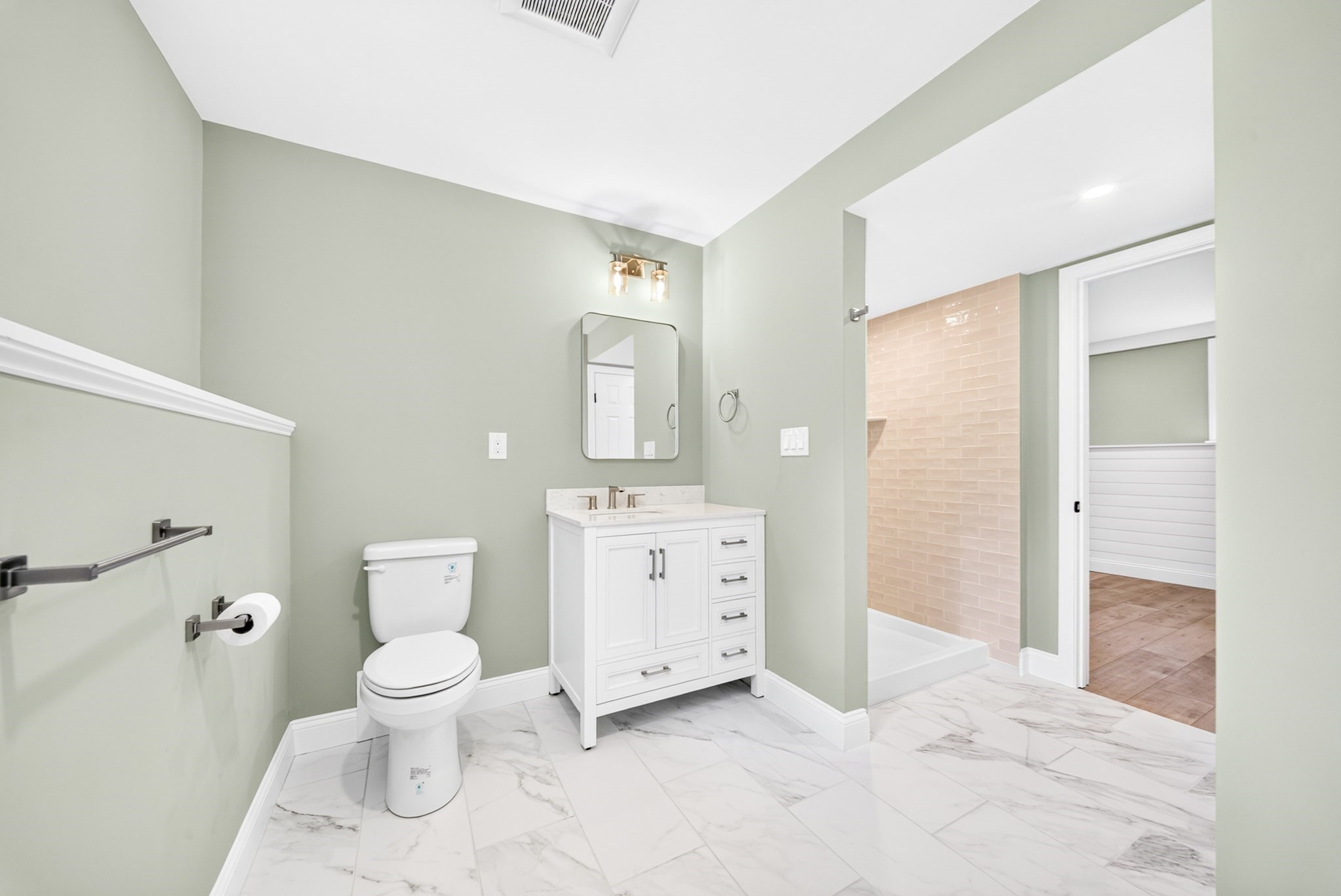 14 Clarence Street Property Photo 27