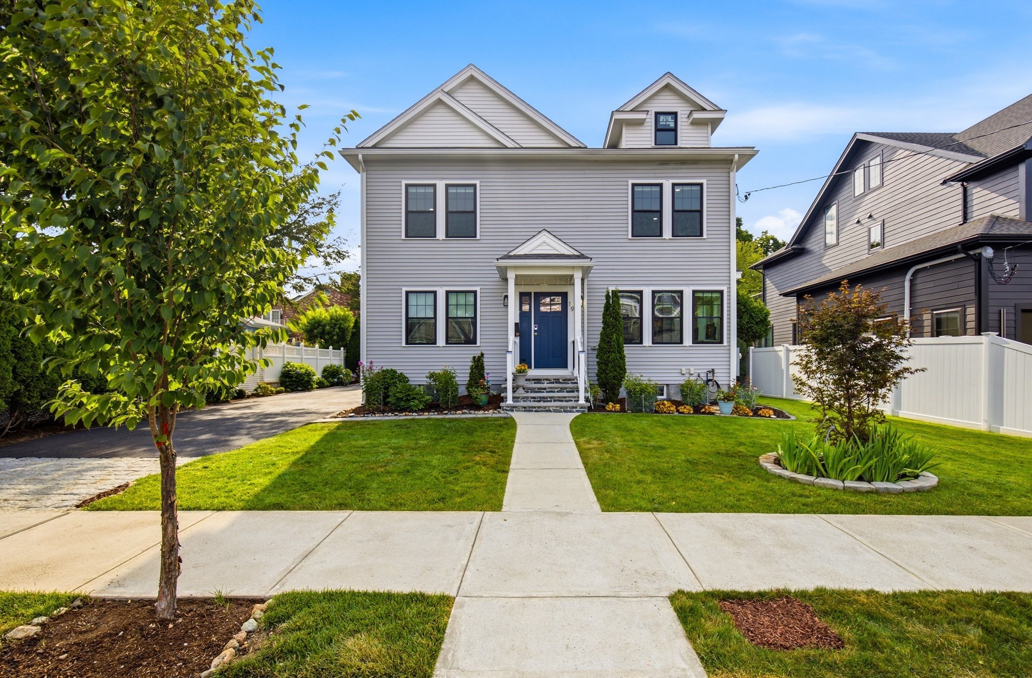 19 Manhattan Ter Property Photo 1