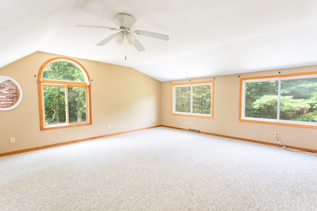 64 Dorothy Dr Property Photo 15