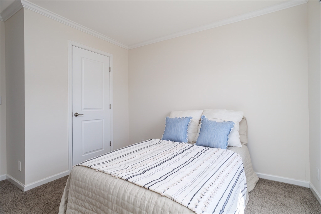 32 Onyx Path Property Photo 18