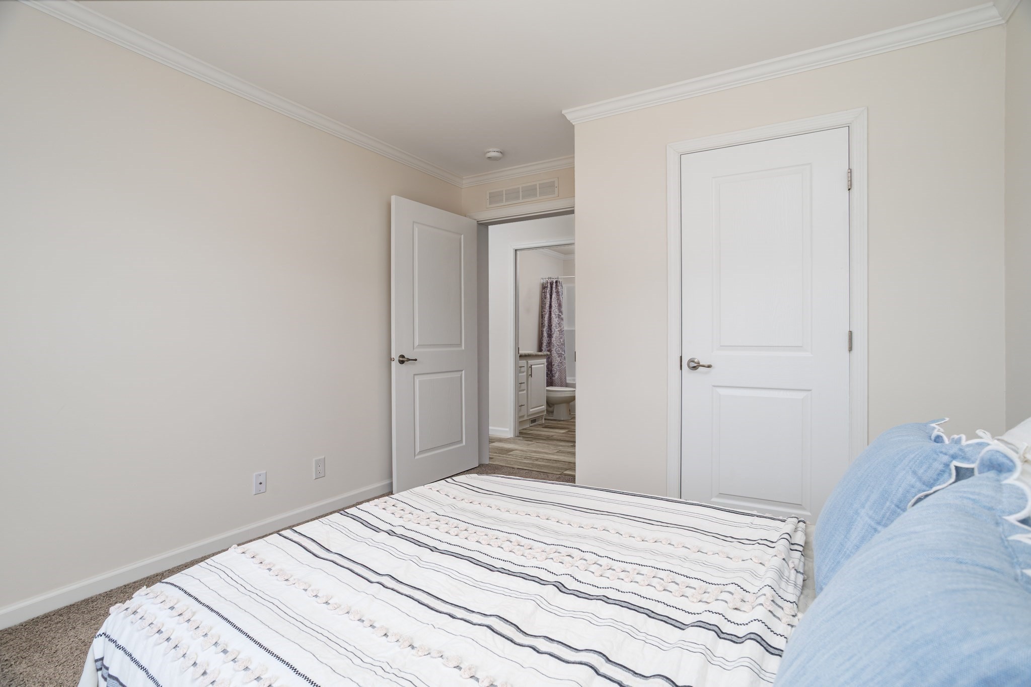 32 Onyx Path Property Photo 19