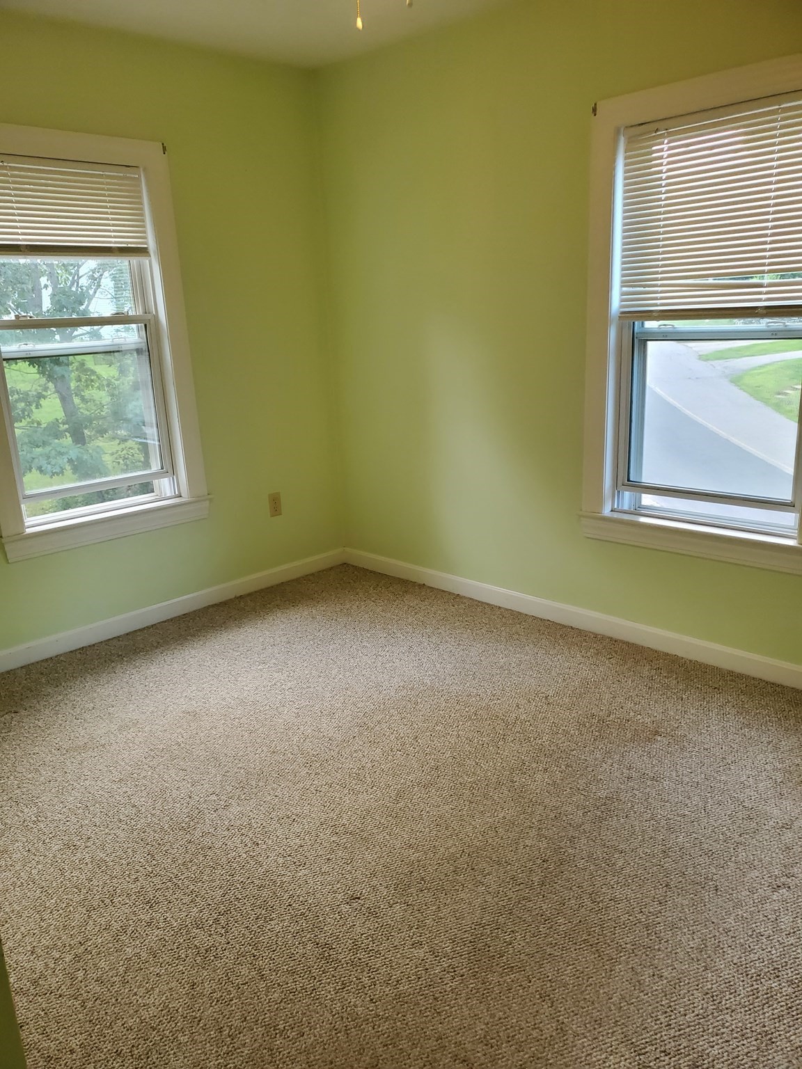 56 Ash St Property Photo 9