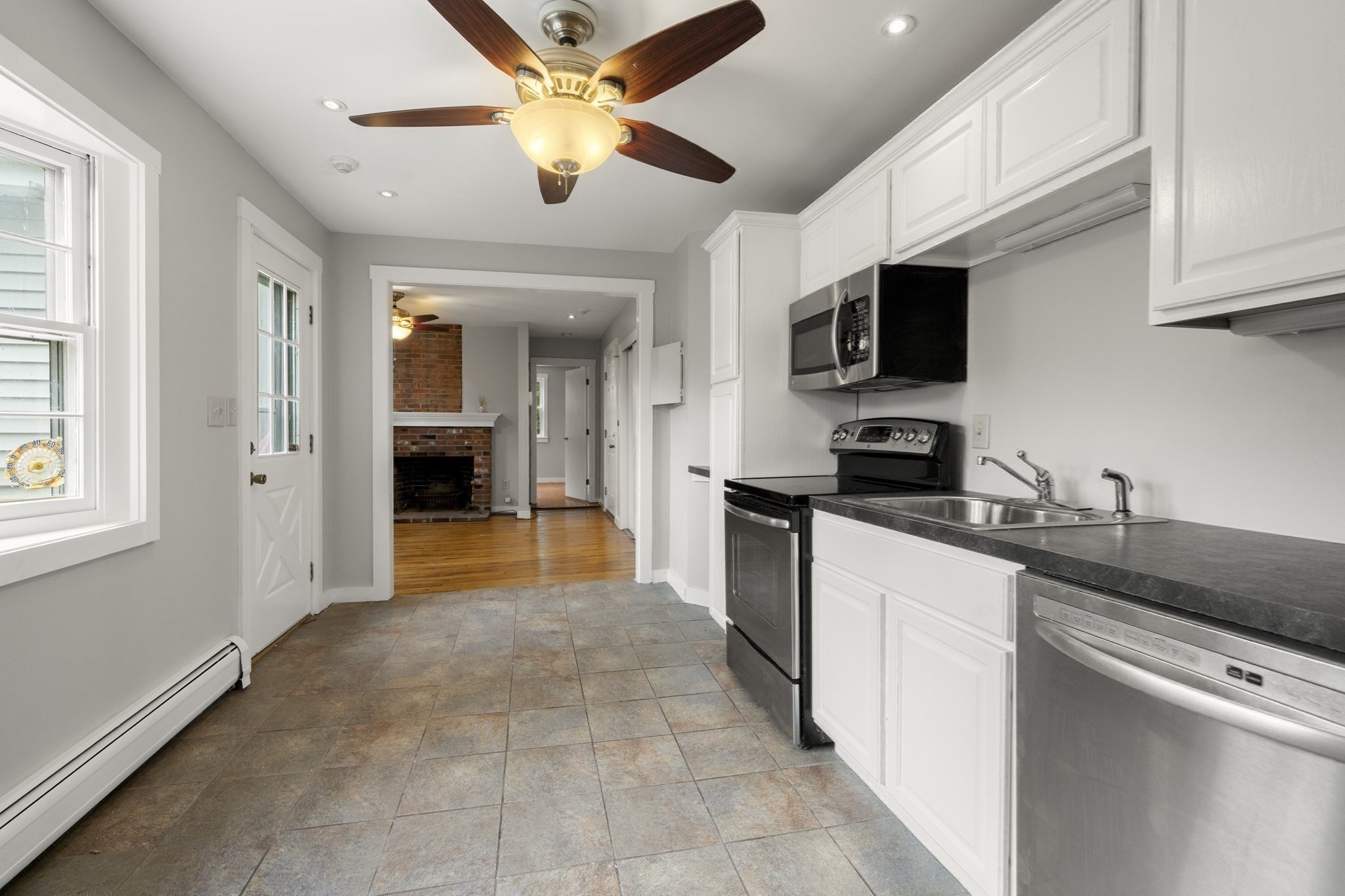 6 Ropewalk Court # 8 Property Photo 6