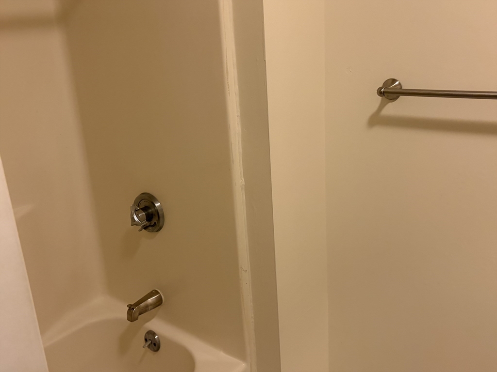 96 Old Colony Avenue # 123 Property Photo 10