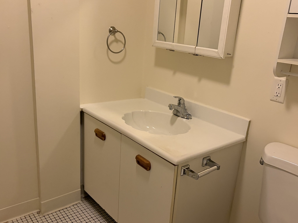 96 Old Colony Avenue # 123 Property Photo 11