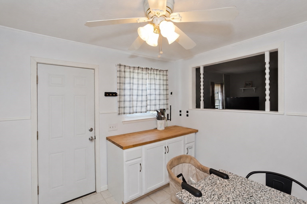 39 Seymour Ave Property Photo 5