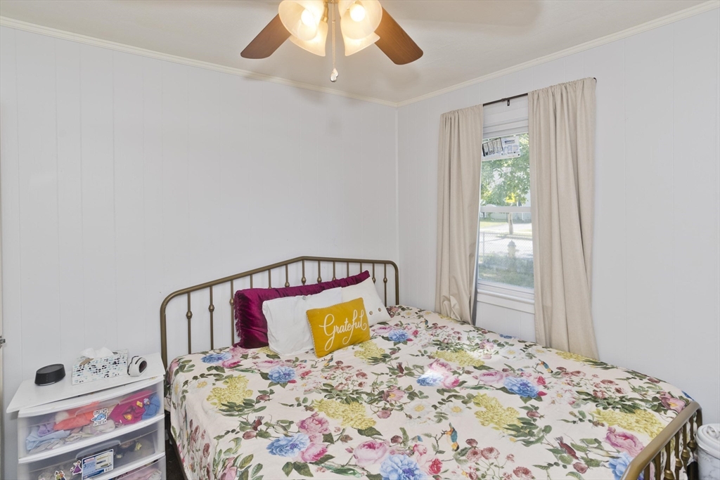 39 Seymour Ave Property Photo 9