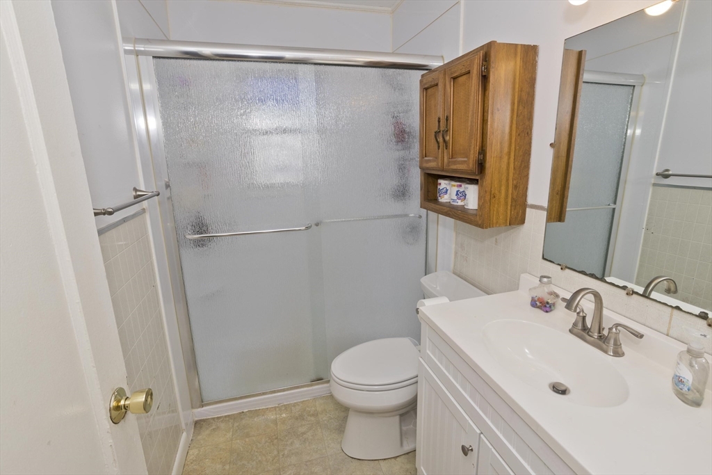 39 Seymour Ave Property Photo 13