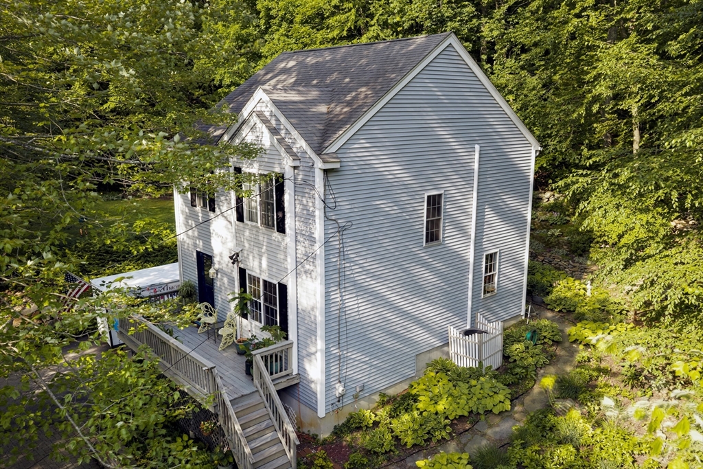 271 Mashapaug Rd Property Photo 1