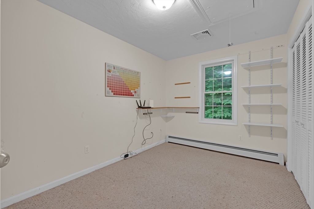 271 Mashapaug Rd Property Photo 8