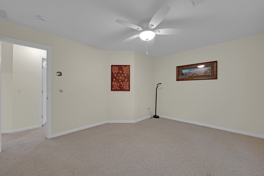 271 Mashapaug Rd Property Photo 11