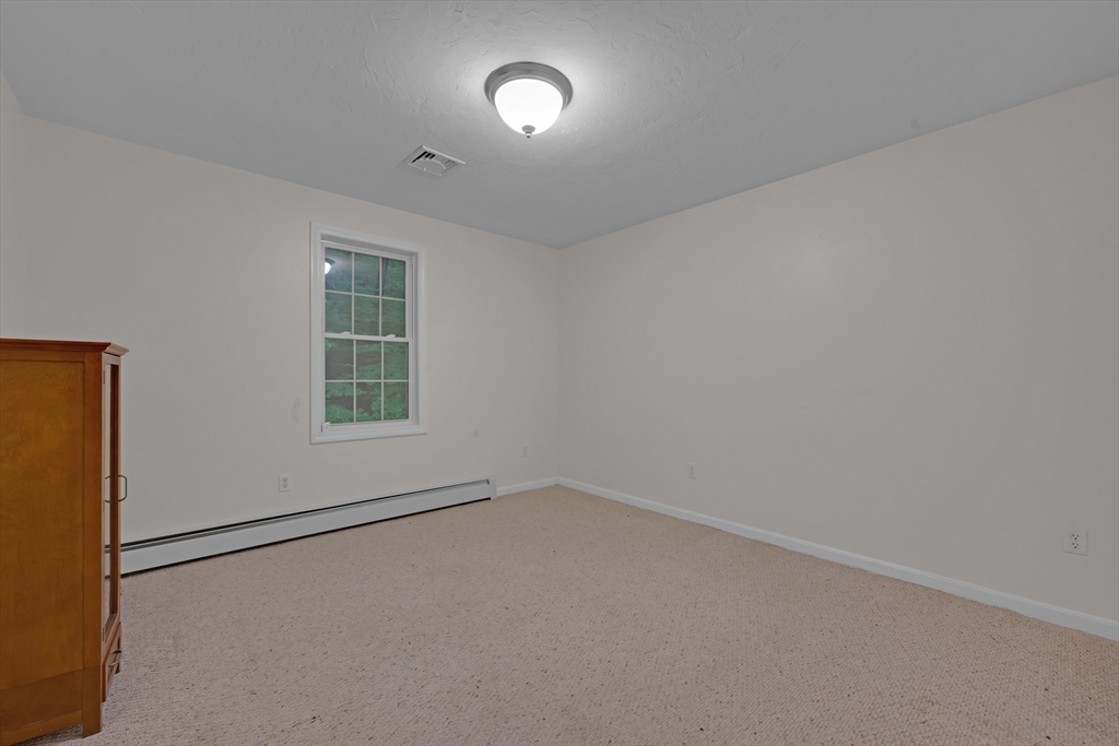 271 Mashapaug Rd Property Photo 12