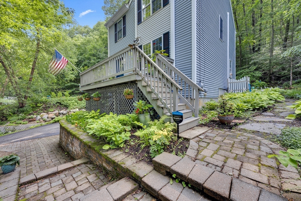 271 Mashapaug Rd Property Photo 13
