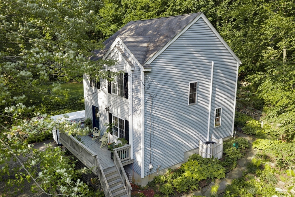 271 Mashapaug Rd Property Photo 17