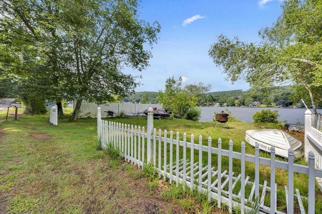 271 Mashapaug Rd Property Photo 19
