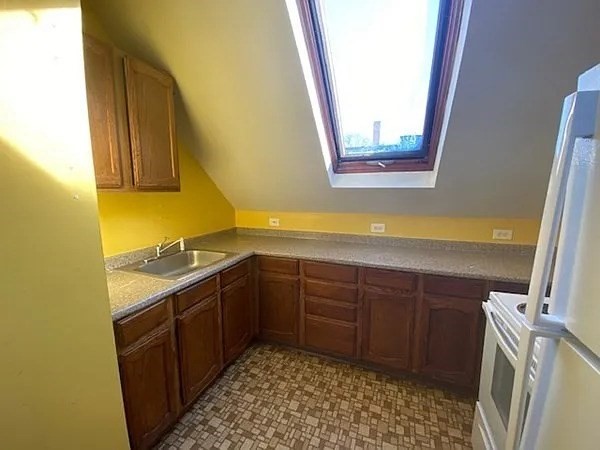44 Summer St # 3 Property Photo 6
