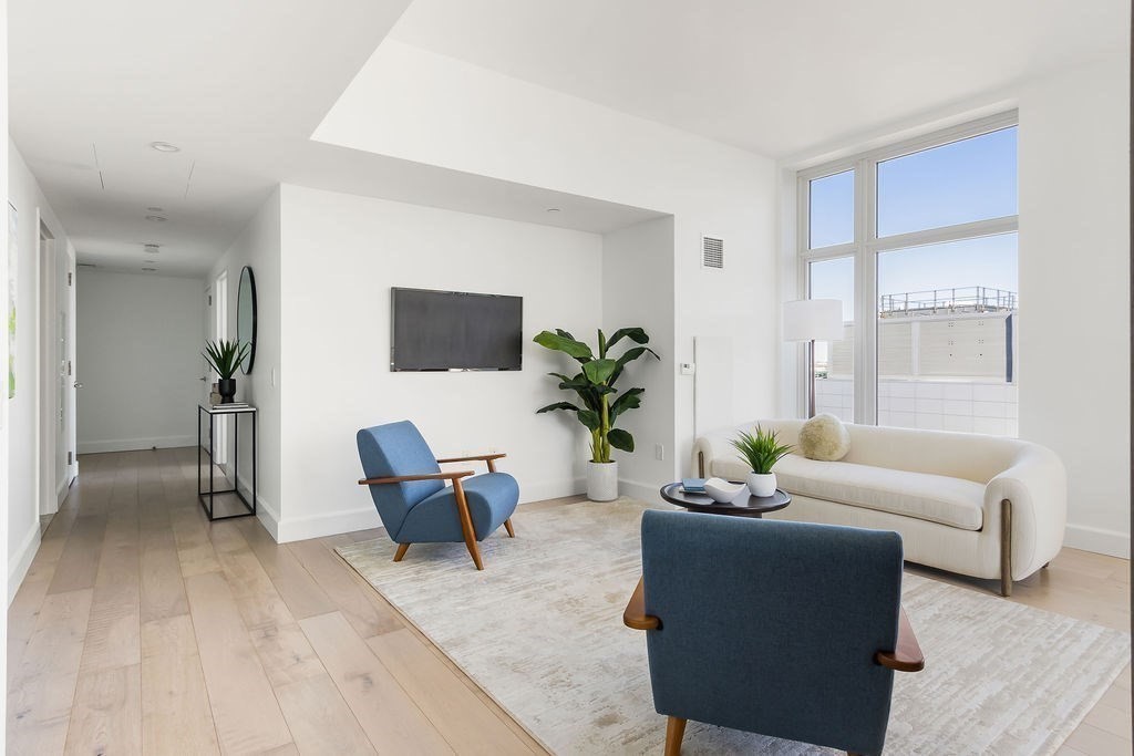 100 Lovejoy Wharf Property Photo 4