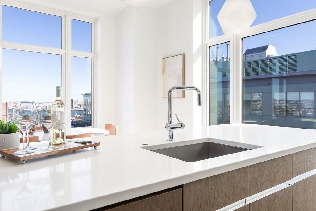 100 Lovejoy Wharf Property Photo 13
