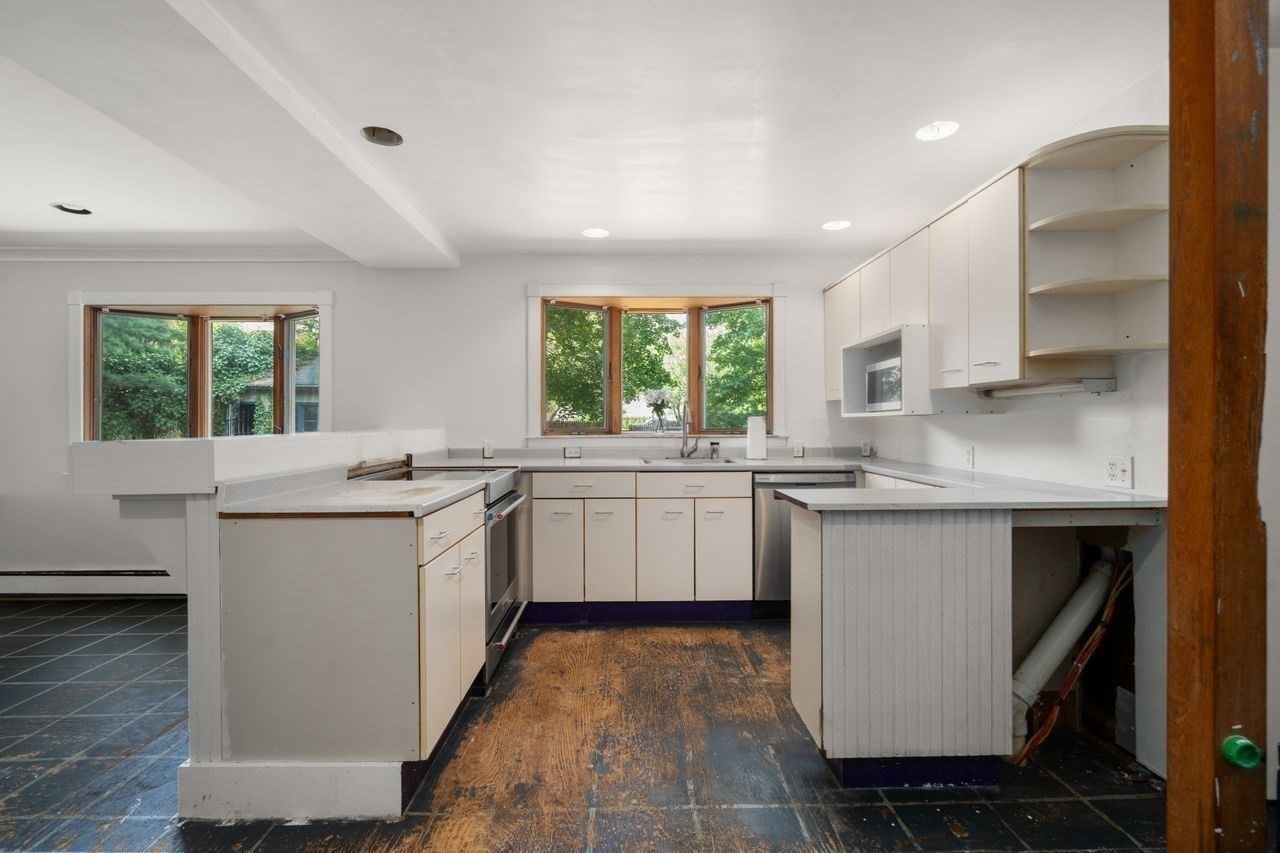 10 Willard St Property Photo 8