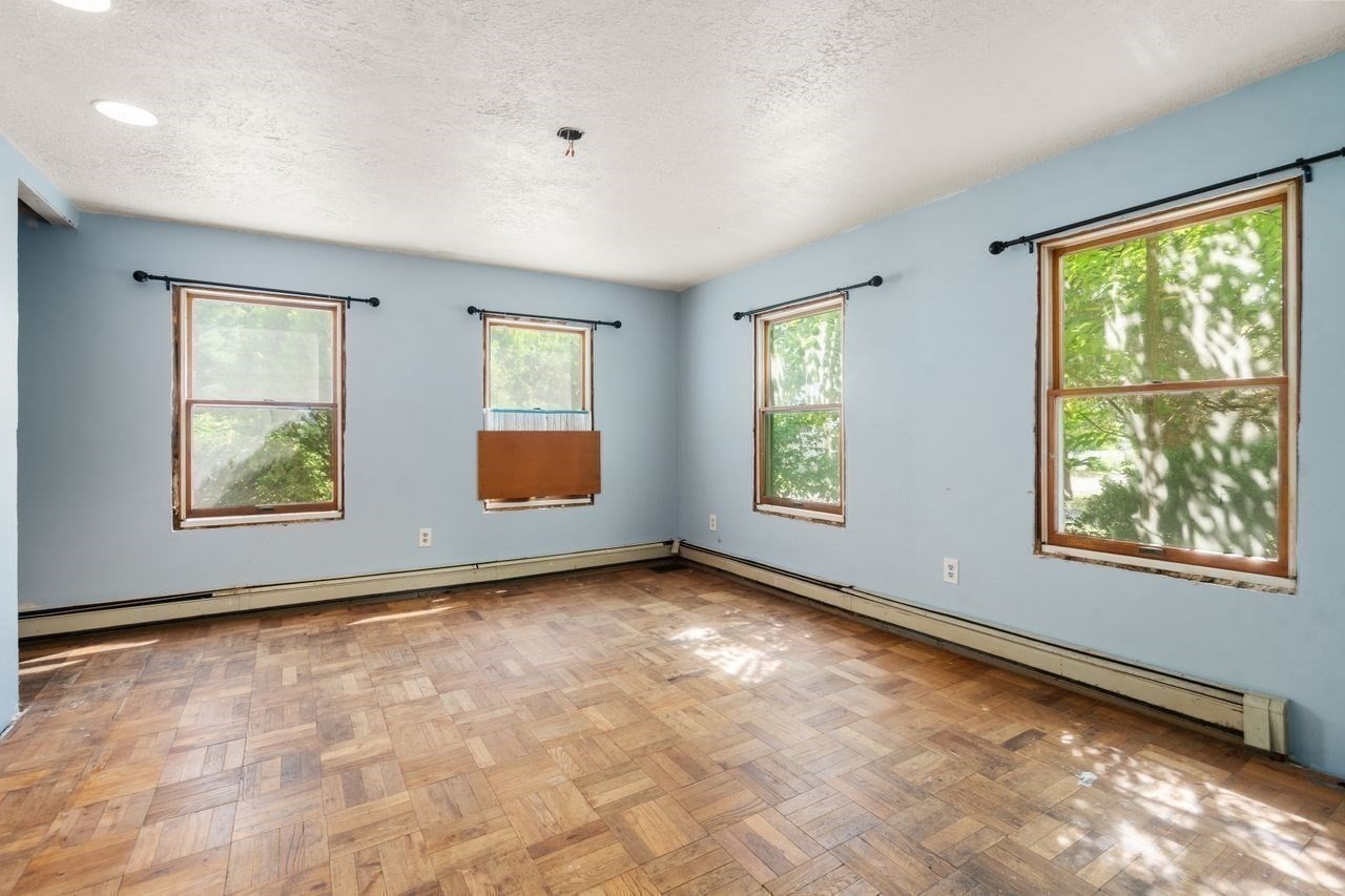 10 Willard St Property Photo 15