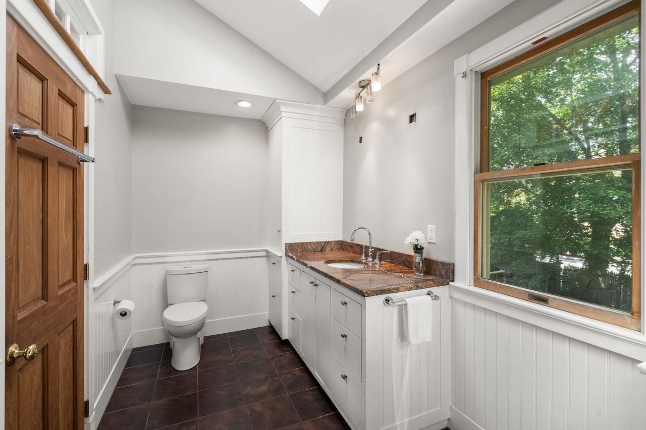 10 Willard St Property Photo 18