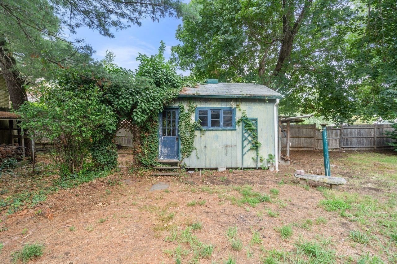 10 Willard St Property Photo 32