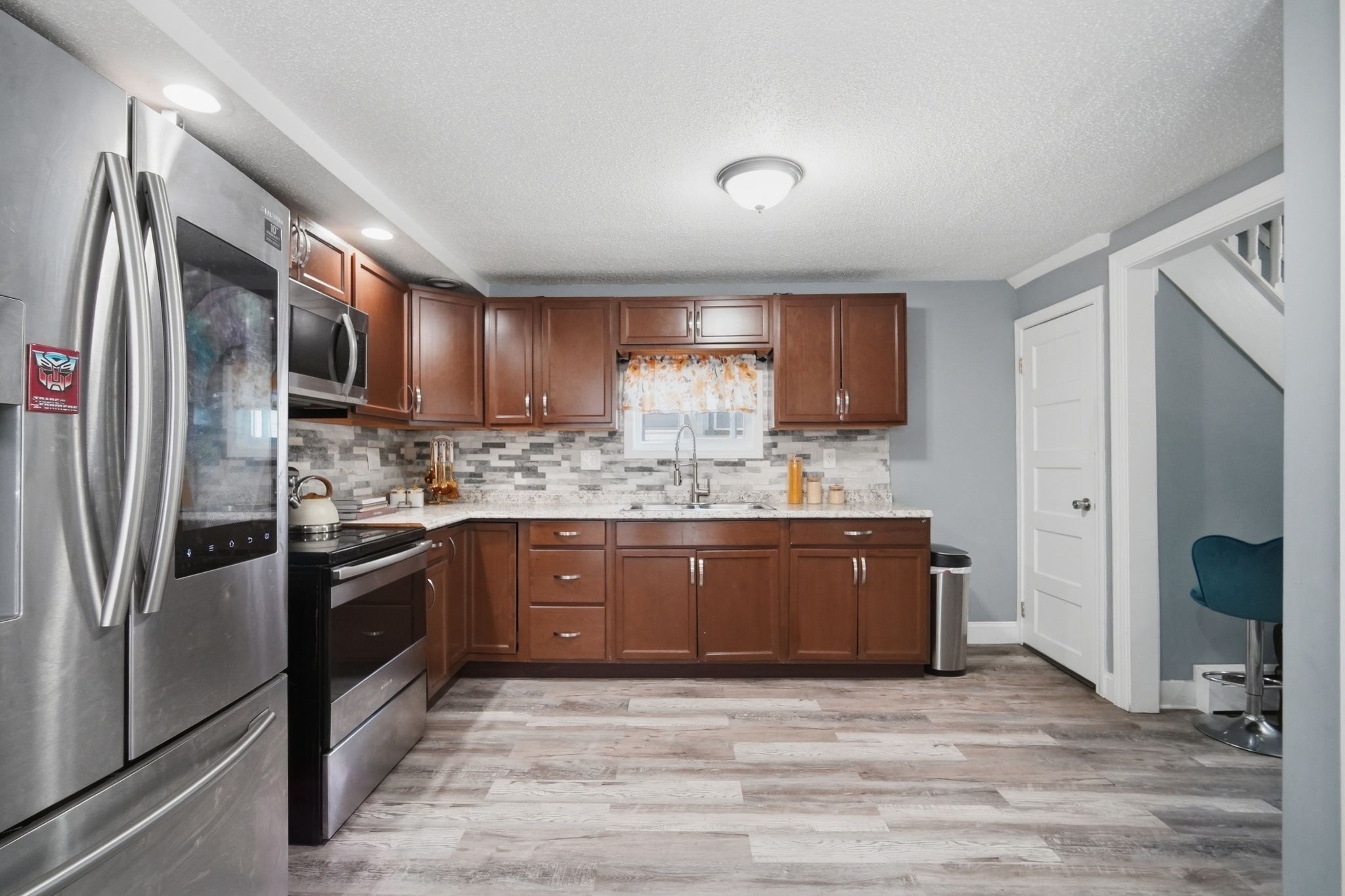 72 Switzer Street Property Photo 8
