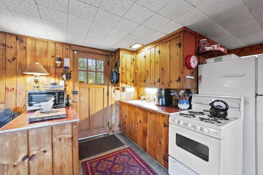1029 Old Sandwich Rd Property Photo 12