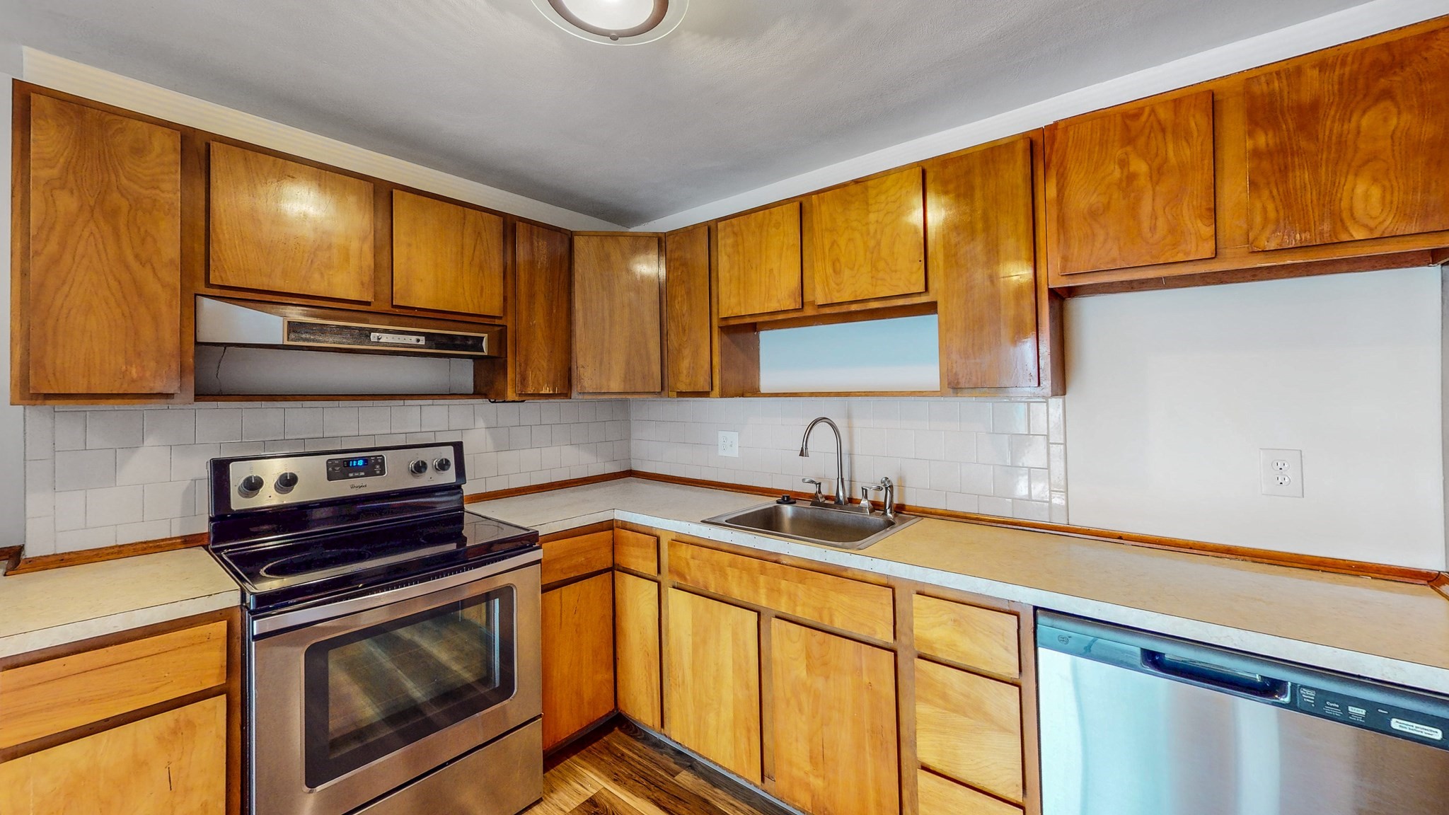 39 Englewood Ave # 24 Property Photo 6