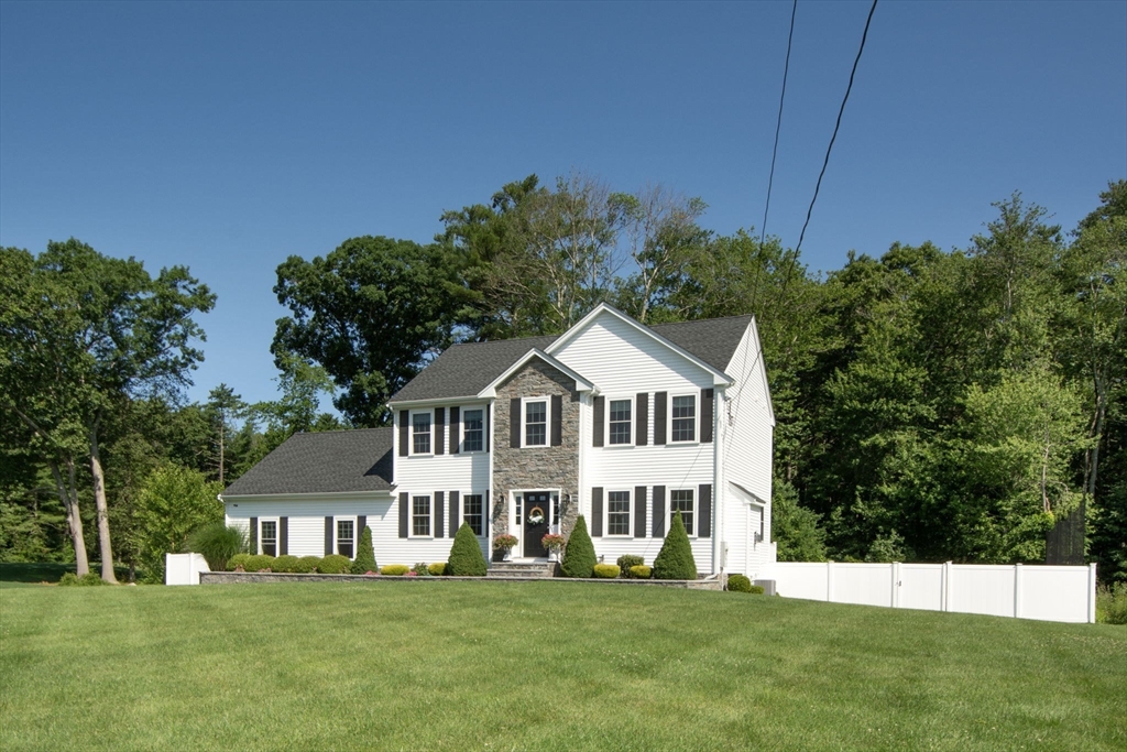 102 West Pond Street Property Photo 2