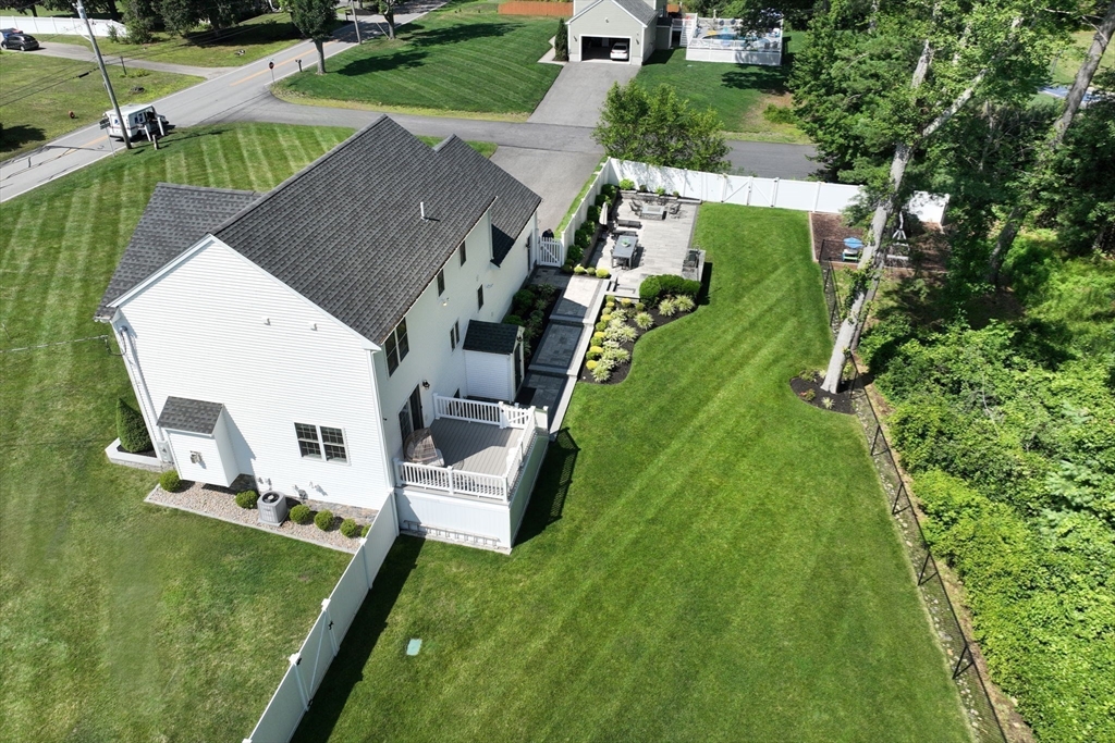 102 West Pond Street Property Photo 5