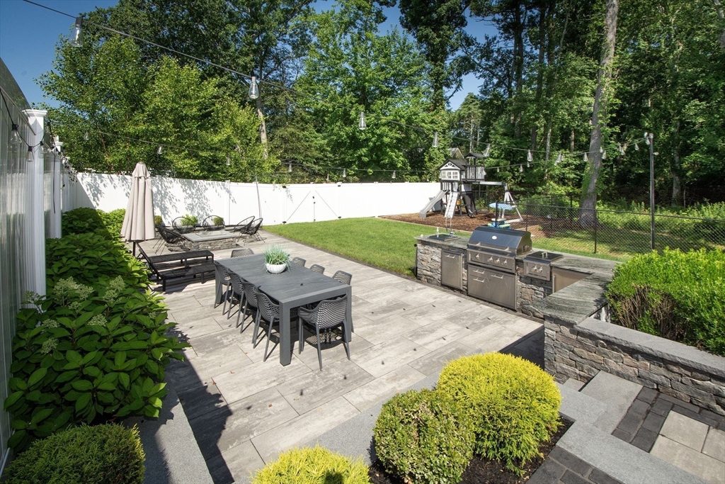 102 West Pond Street Property Photo 10