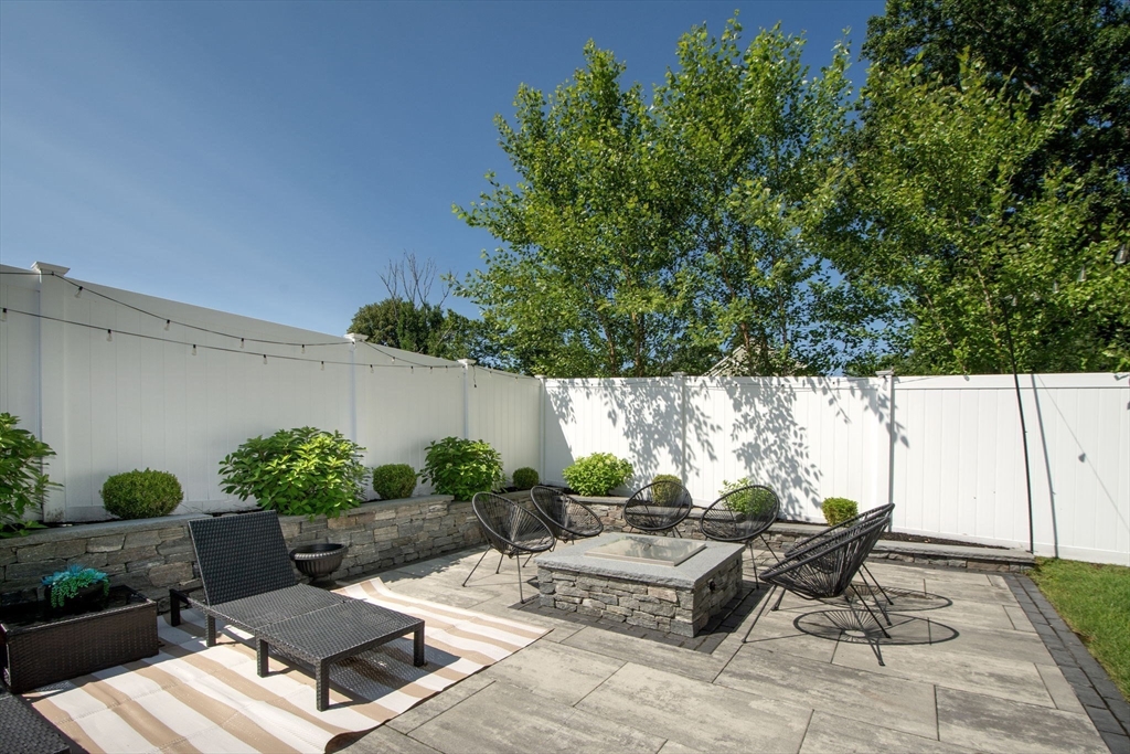102 West Pond Street Property Photo 13