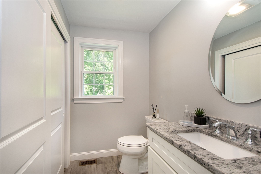 102 West Pond Street Property Photo 23