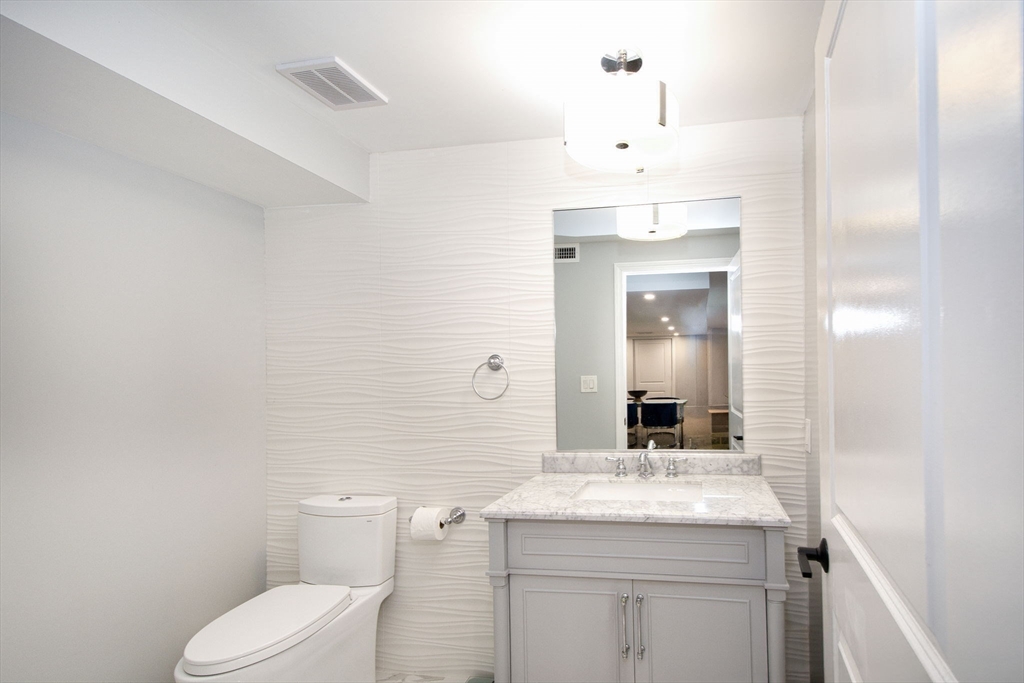 102 West Pond Street Property Photo 37