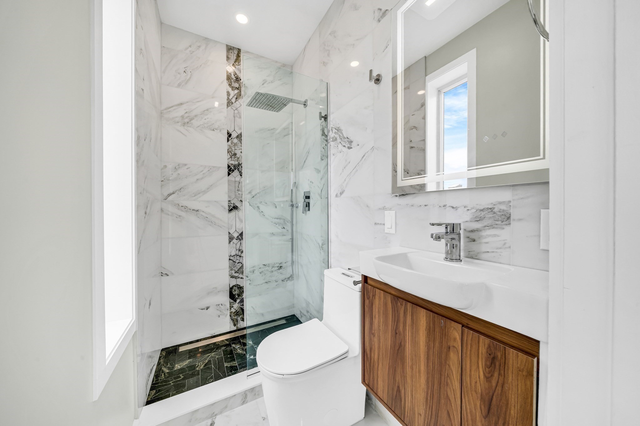 181 Maverick Ph Property Photo 5