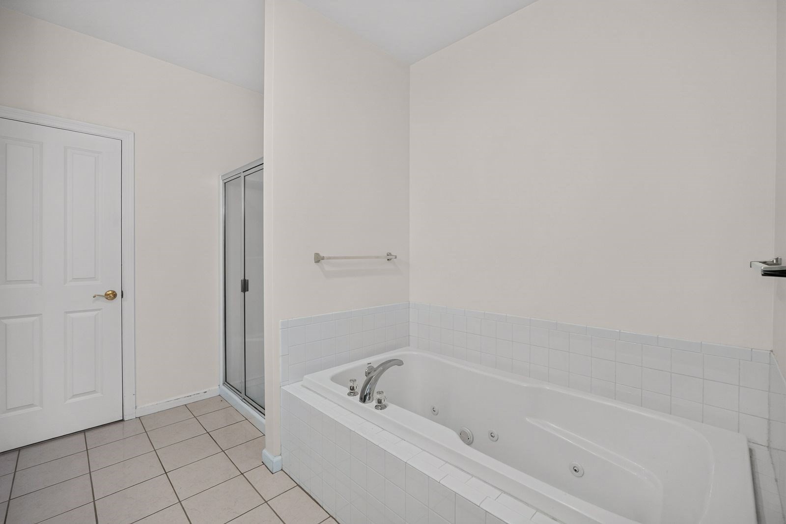 5 Highbank Trail Property Photo 23